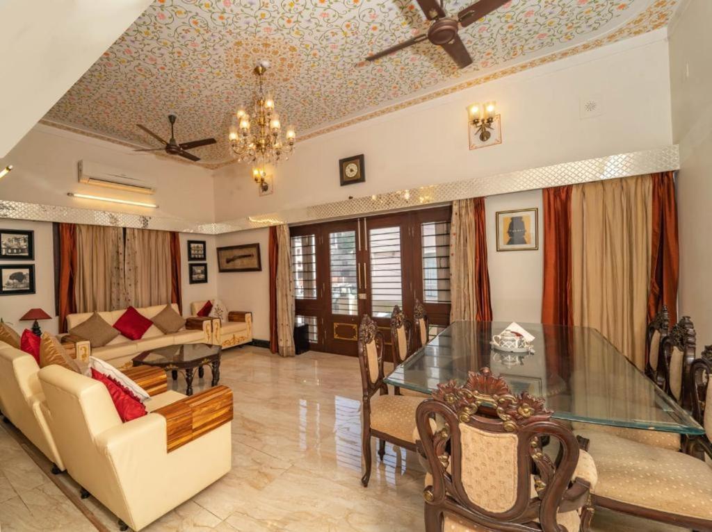 Santosh Villa - The House Of Antiques And Art 烏代浦 外观 照片