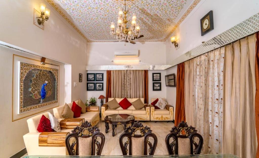 Santosh Villa - The House Of Antiques And Art 烏代浦 外观 照片